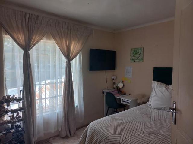 Flat for sale in Hartbeespoort Dam Nature Reserve, North West