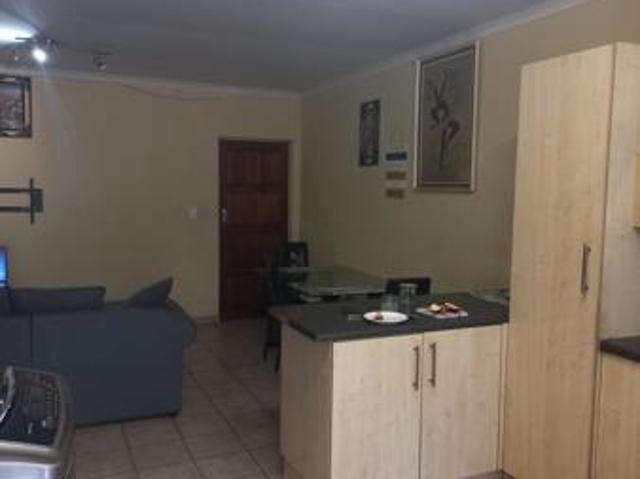 Flat for sale in Hartbeespoort Dam Nature Reserve, North West