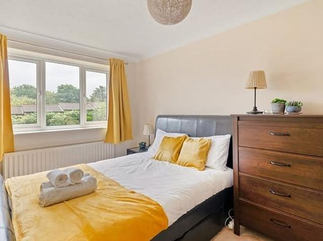 Apartment for rent in Shortlands, Greater London