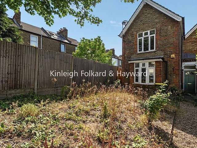 Apartment for rent in Widmore, Greater London