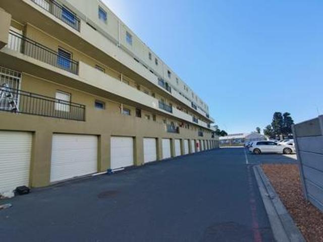 Apartment for sale in Parow, City of Cape Town