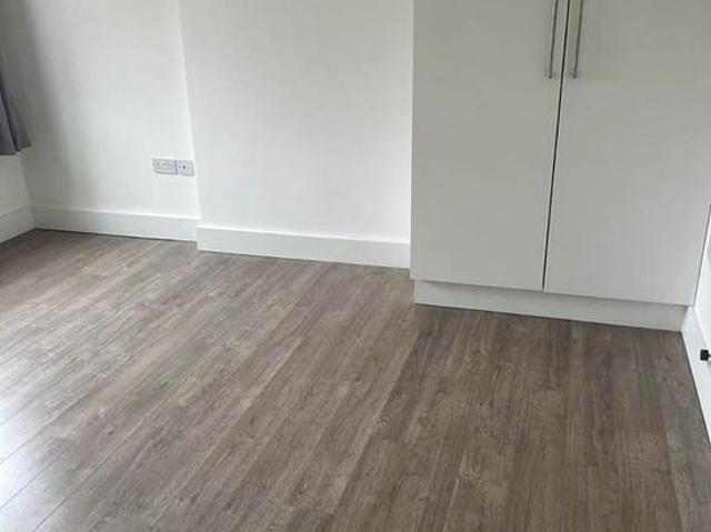 Apartment for rent in Woodford, Greater London