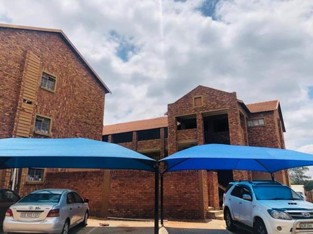Flat for rent in Waterkloof, Gauteng