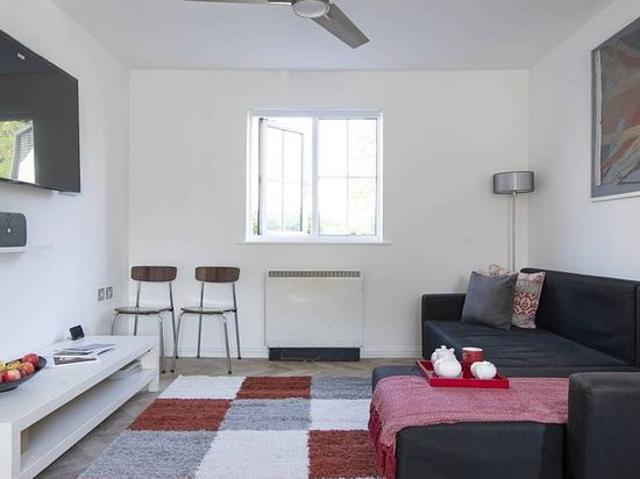Apartment for rent in Scrattons Farm, Greater London