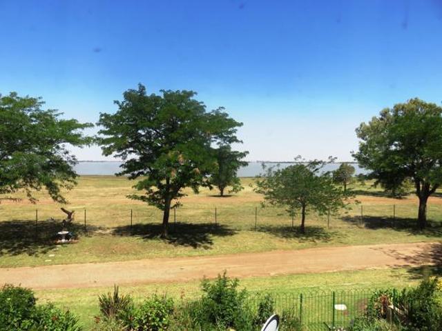 Flat for sale in Oranjeville, Free State