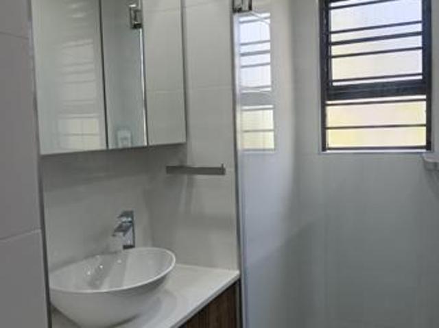 Flat for rent in Waterkloof, Gauteng