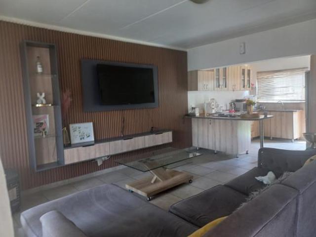 Flat for rent in Hartbeespoort Dam Nature Reserve, North West