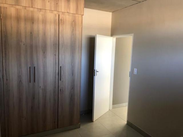 Flat for rent in Waterkloof, Gauteng