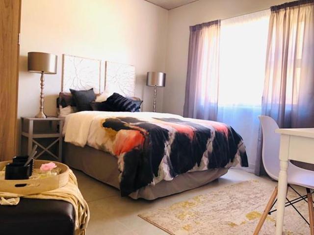 Flat for rent in Waterkloof, Gauteng