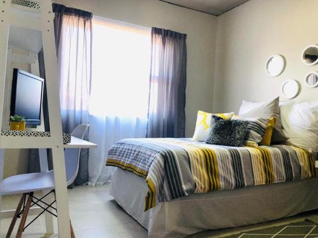 Flat for rent in Waterkloof, Gauteng