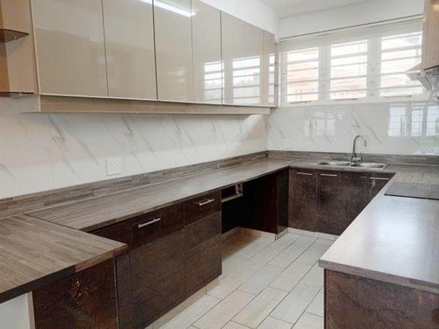 Flat for rent in Seaview, Kwazulu-natal