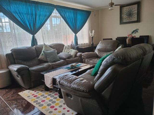 Flat for sale in UMhlathuze Municipality, Kwazulu-natal