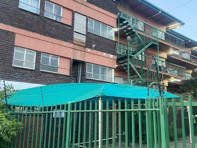 Flat for sale in Roodepoort