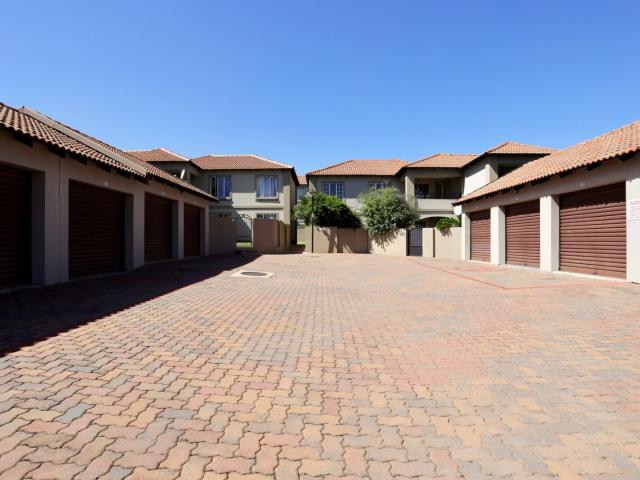 Flat for sale in Roodepoort