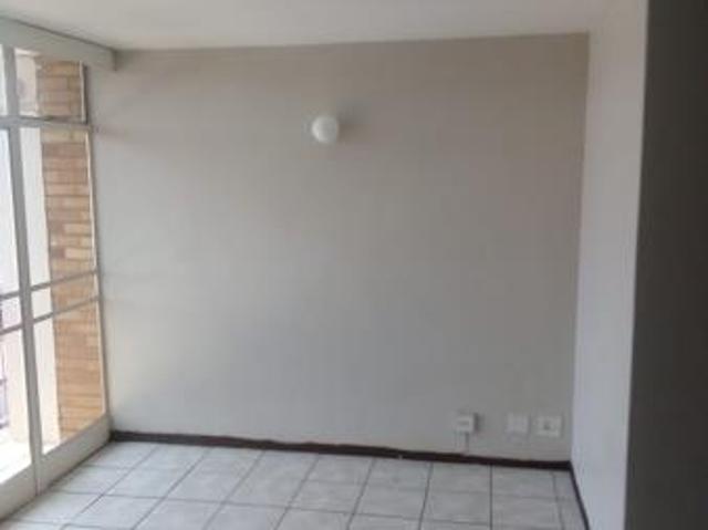 Flat for rent in Waterkloof, Gauteng