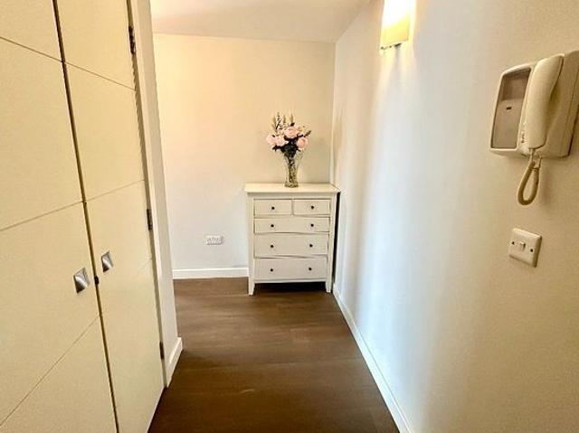 Apartment for rent in Thornwood, Glasgow
