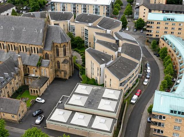 Apartment for rent in Hutchesontown, Gorbals