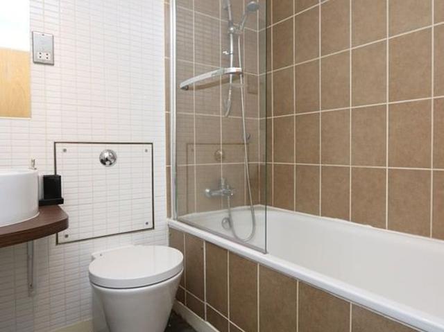 Apartment for rent in Thornwood, Govan