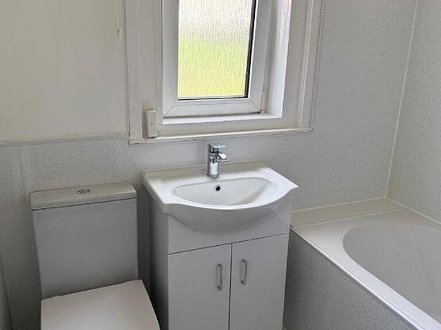 Apartment for rent in Knightswood, Scotland