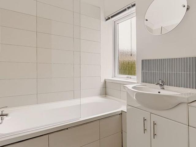 Apartment for rent in Croftfoot, Glasgow