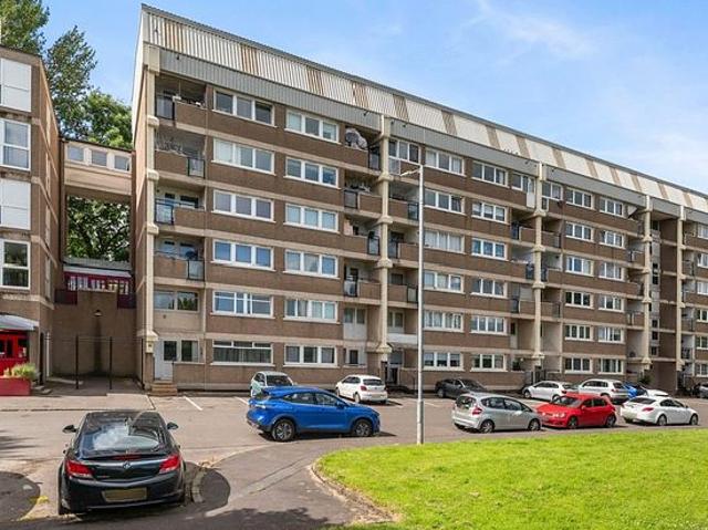 Apartment for rent in Hillpark, Scotland