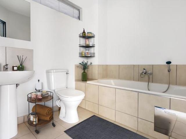Flat for rent in Vosloorus, Gauteng