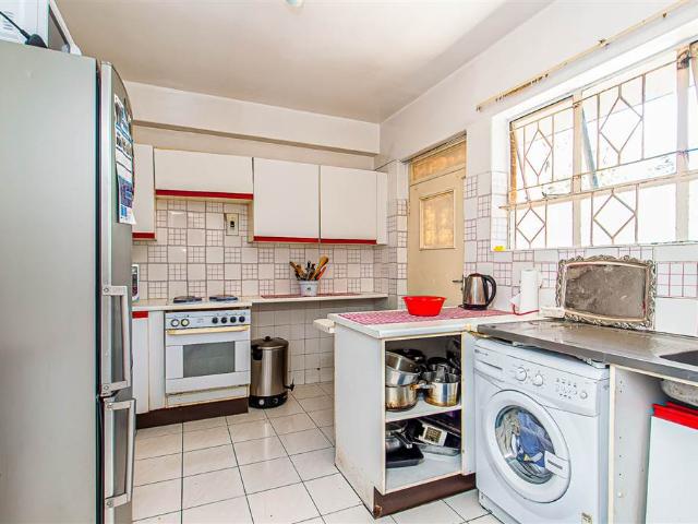 Flat for sale in Johannesburg