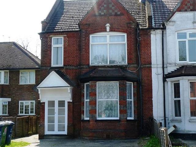 Apartment for rent in Wealdstone, Greater London