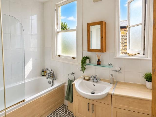 Apartment for rent in London Borough of Lambeth, Greater London