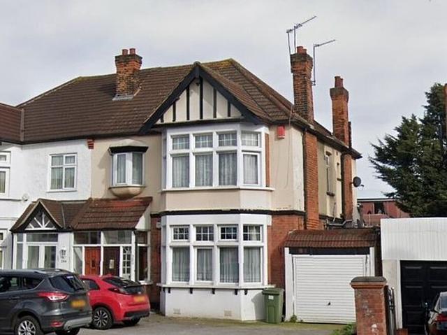Apartment for rent in Gants Hill, Greater London
