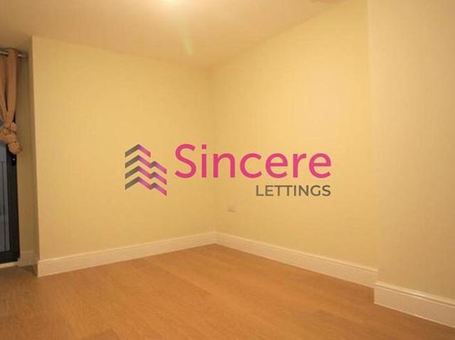 Apartment for rent in Little Heath, Goodmayes