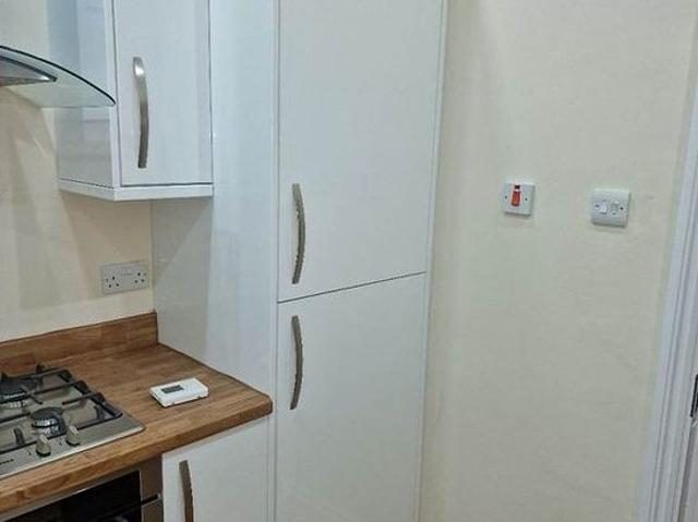 Apartment for rent in Newbury Park, Greater London