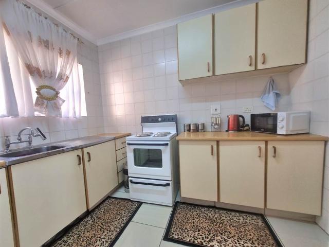 Flat for sale in Seaview, Kwazulu-natal