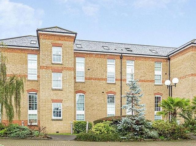Apartment for rent in London Borough of Hounslow, Greater London