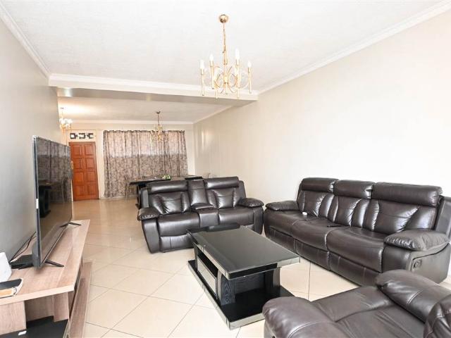 Flat for sale in Johannesburg Flat for sale in Johannesburg