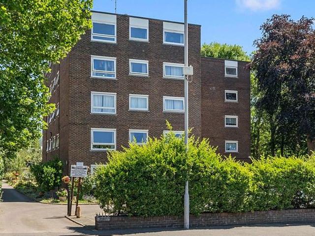 Apartment for rent in Norbiton, Greater London