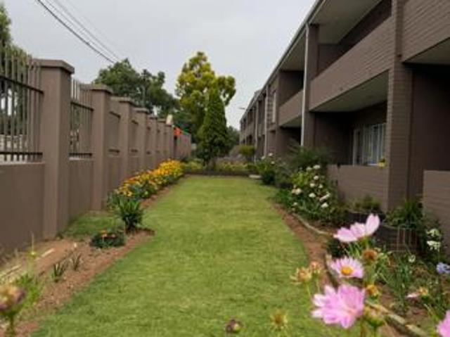 Flat for rent in Jansenpark, City of Ekurhuleni Metropolitan Municipality