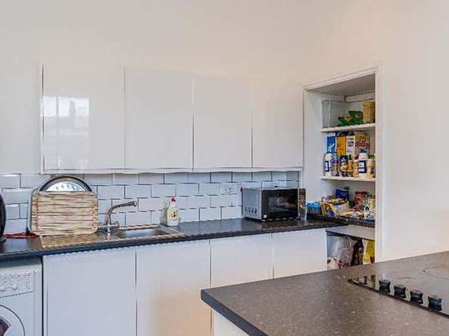 Apartment for rent in Woodhouse, West Yorkshire