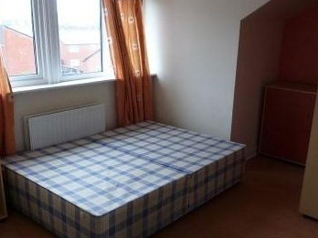 Apartment for rent in Little Woodhouse, Leeds