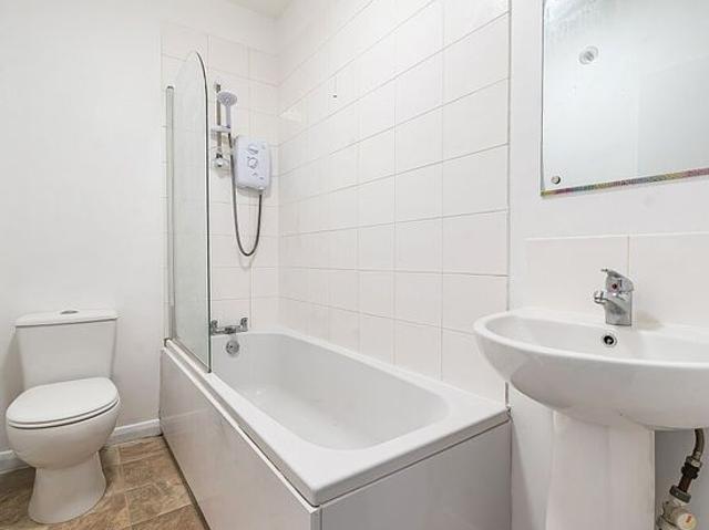Apartment for rent in Hill Top, Leeds