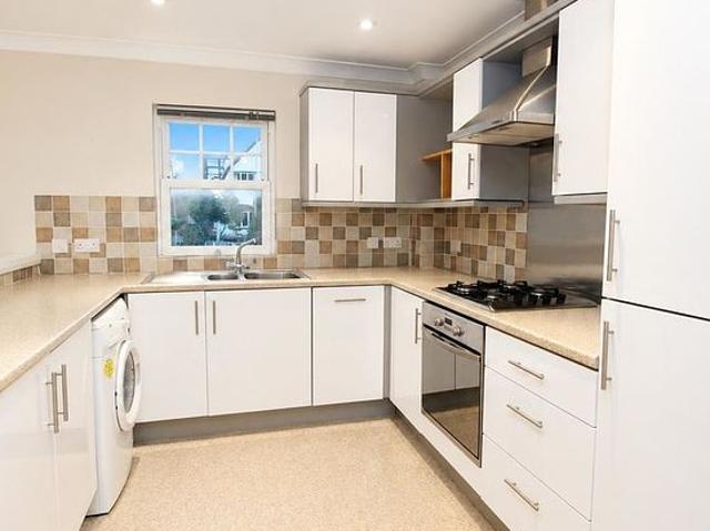 Apartment for rent in Weetwood, West Yorkshire