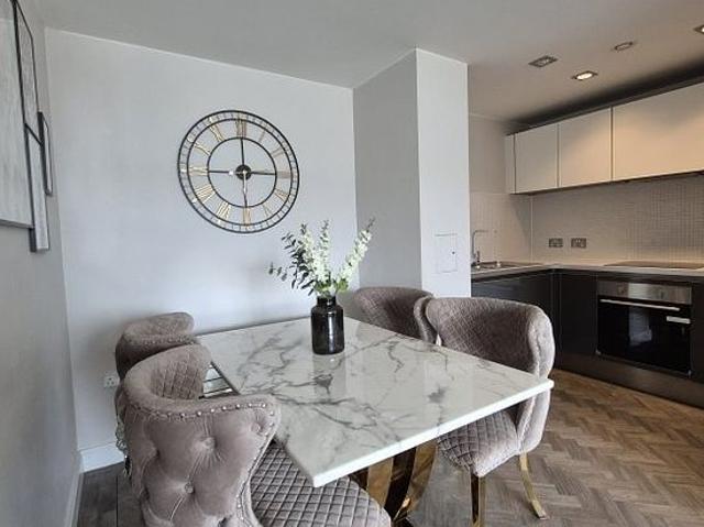 Apartment for rent in Waterfront, Calderstones