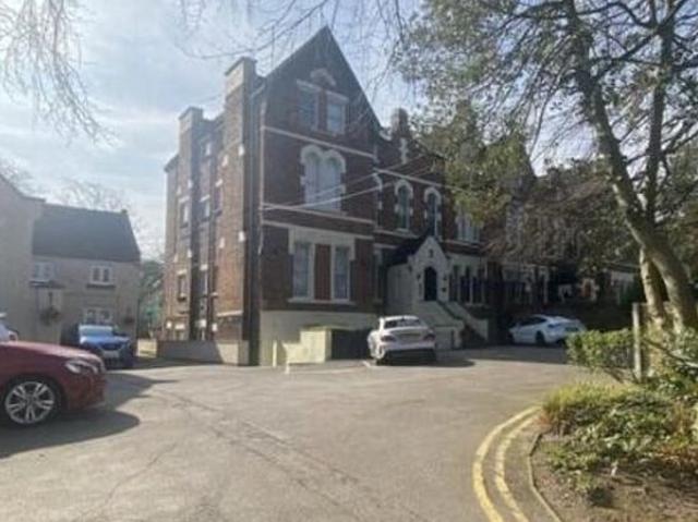 Apartment for rent in Calderstones