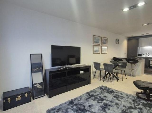 Apartment for rent in Waterfront, Calderstones