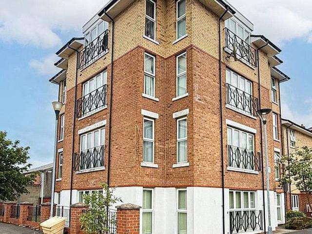 Apartment for rent in Calderstones