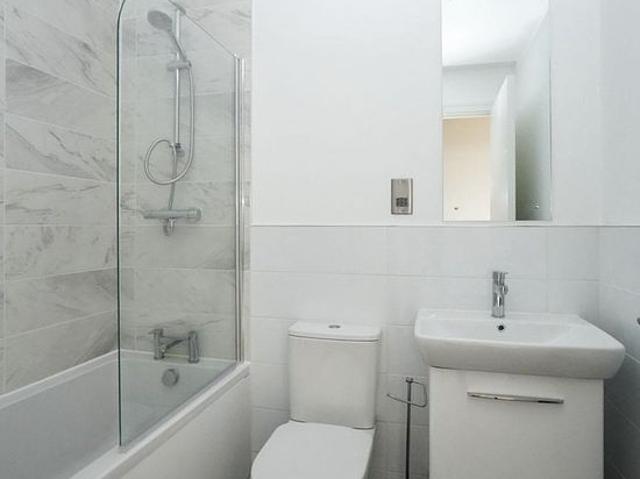 Apartment for rent in Calderstones, Wirral