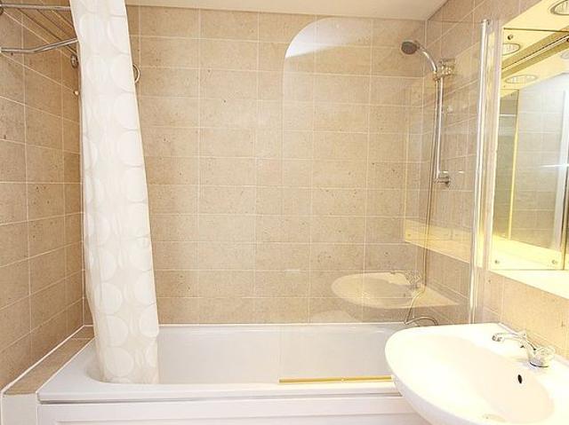 Apartment for rent in Canary Wharf, Greater London