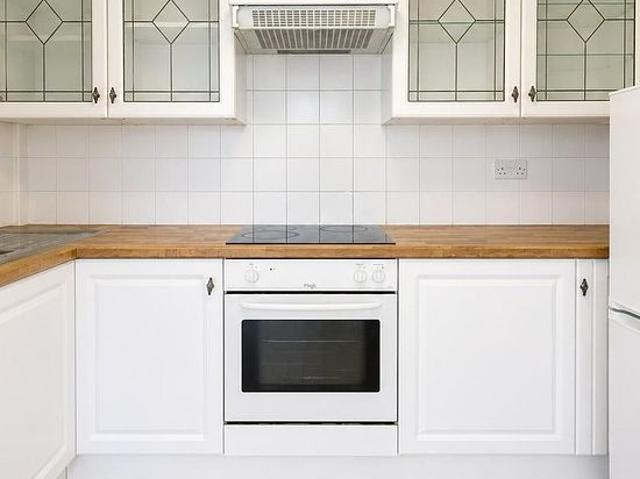 Apartment for rent in Brunswick Park, Greater London