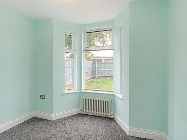 Apartment for rent in Hale End, Greater London