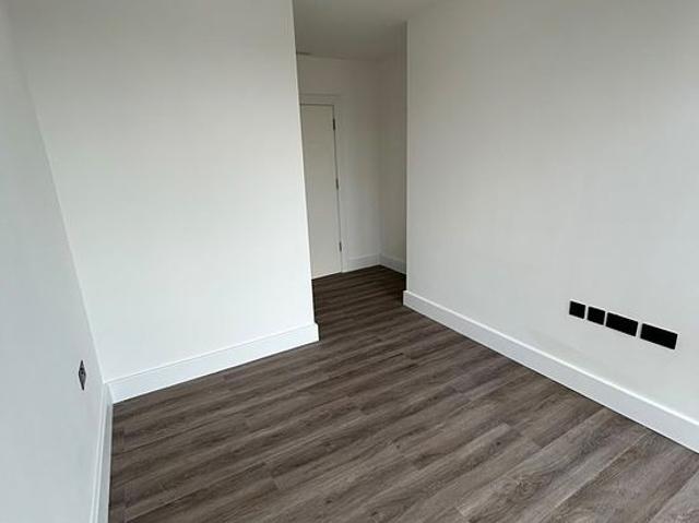 Apartment for rent in Manor Park, Greater London